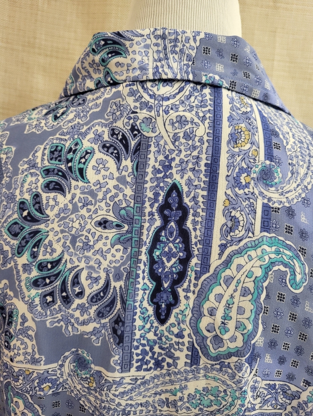 Emma James Women's Button Up Blouse Short Sleeve Blue Paisley Floral Size 10 - Picture 9 of 12